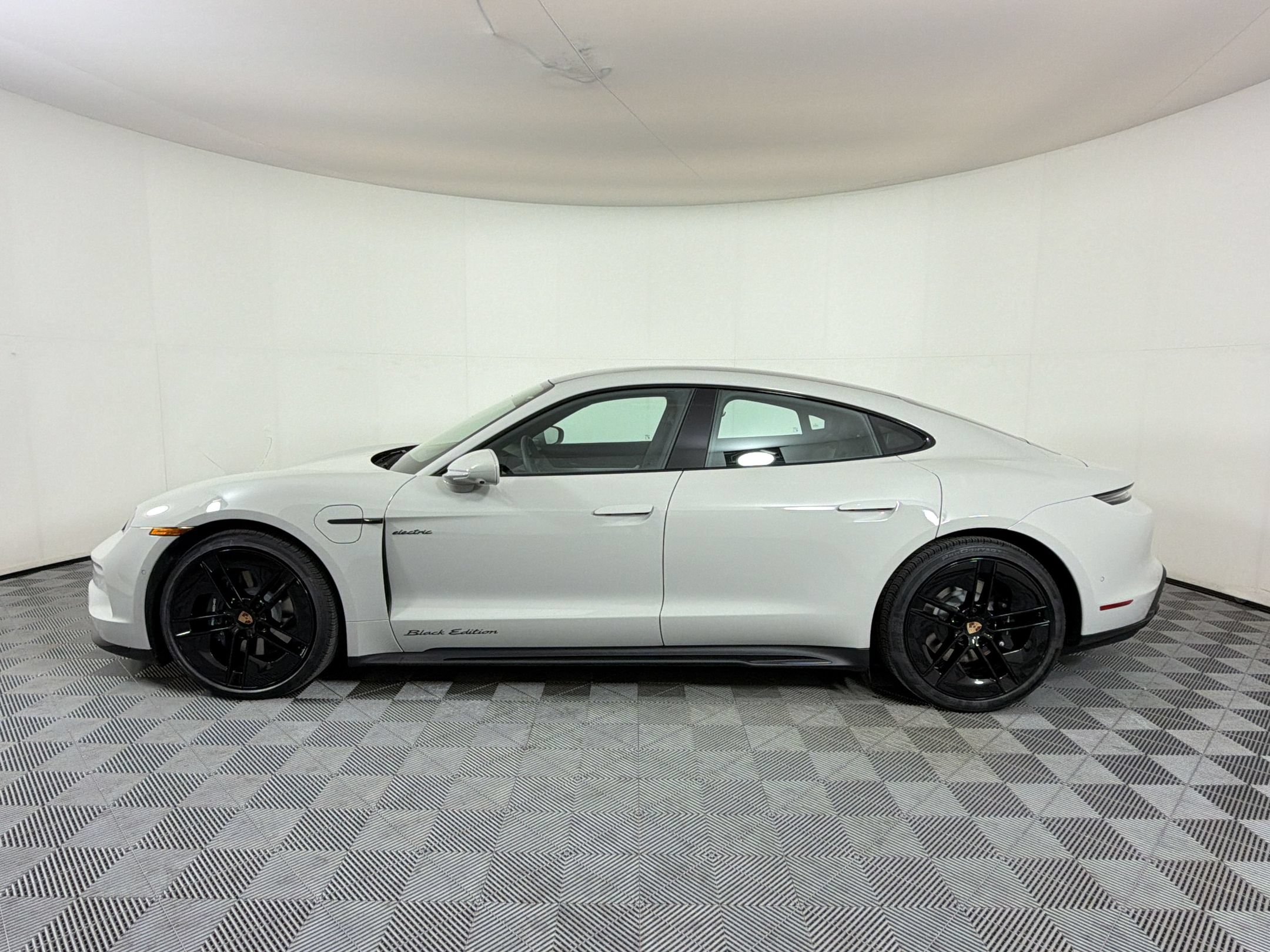 New 2026 Porsche Taycan AWD/4WD image 2