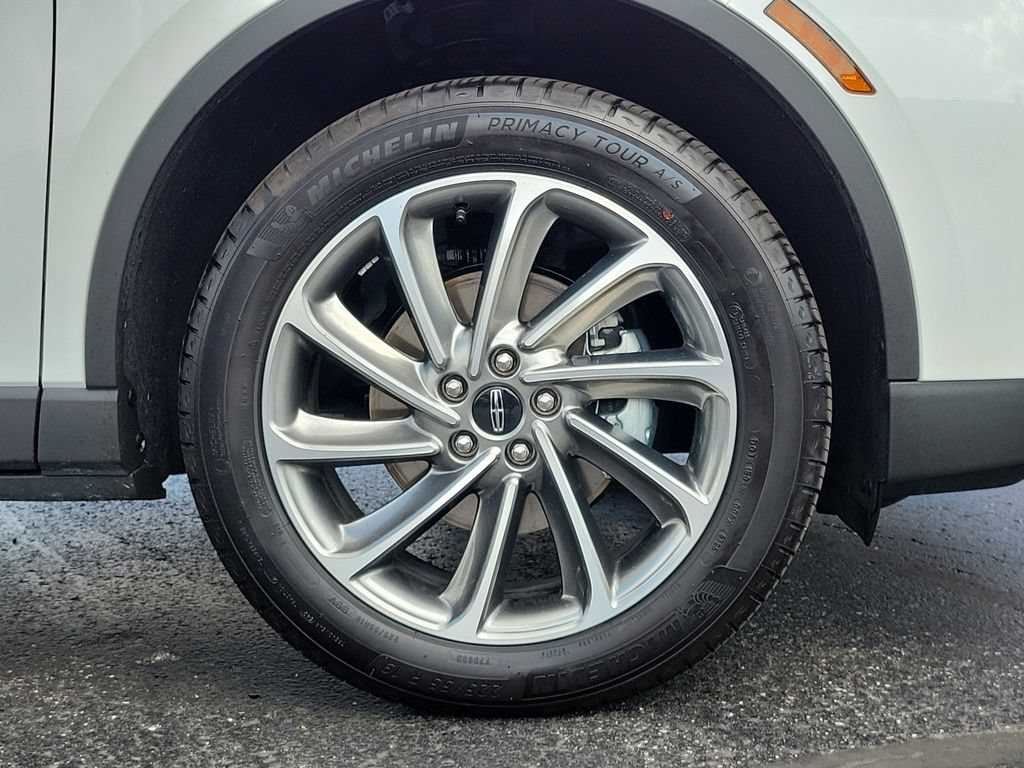 Certified 2025 Lincoln Corsair FWD w/ Equipment Group 101A image 9