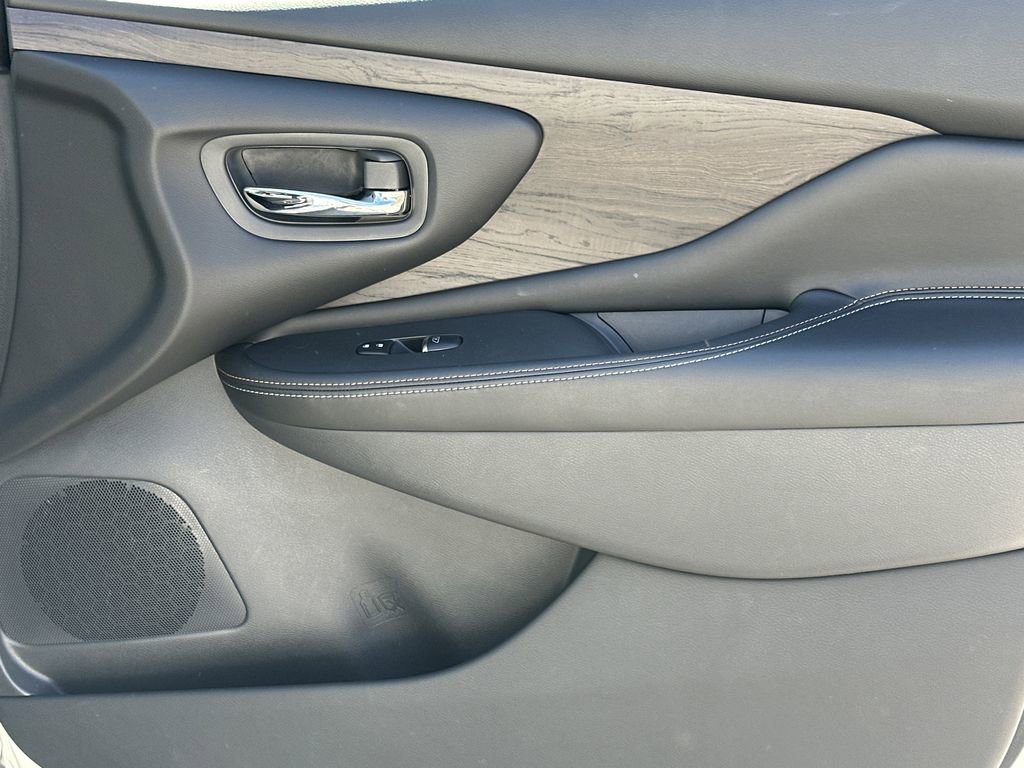 Used 2024 Nissan Murano Platinum w/ Cargo Package image 15