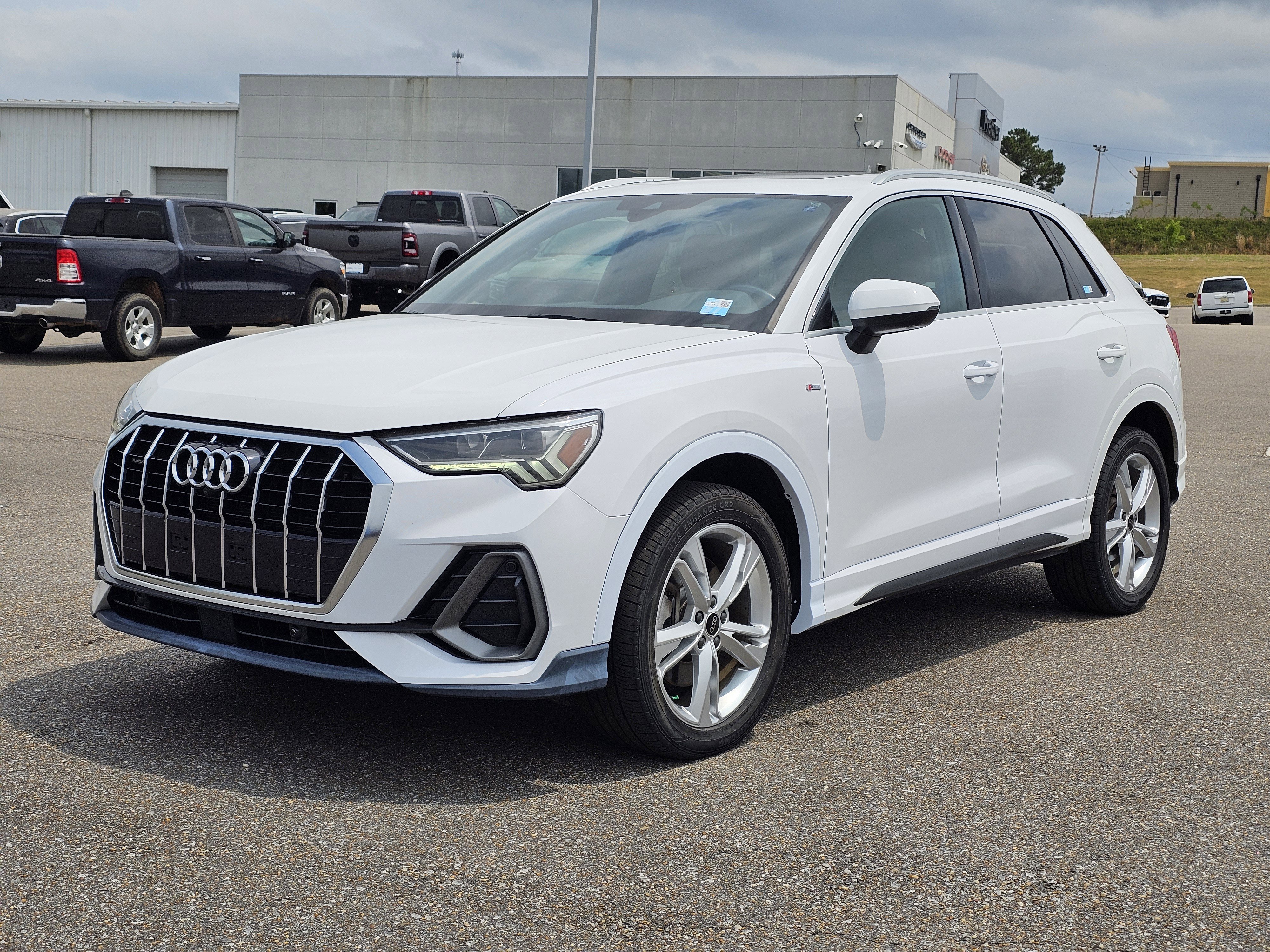 Used 2024 Audi Q3 2.0T Premium Plus