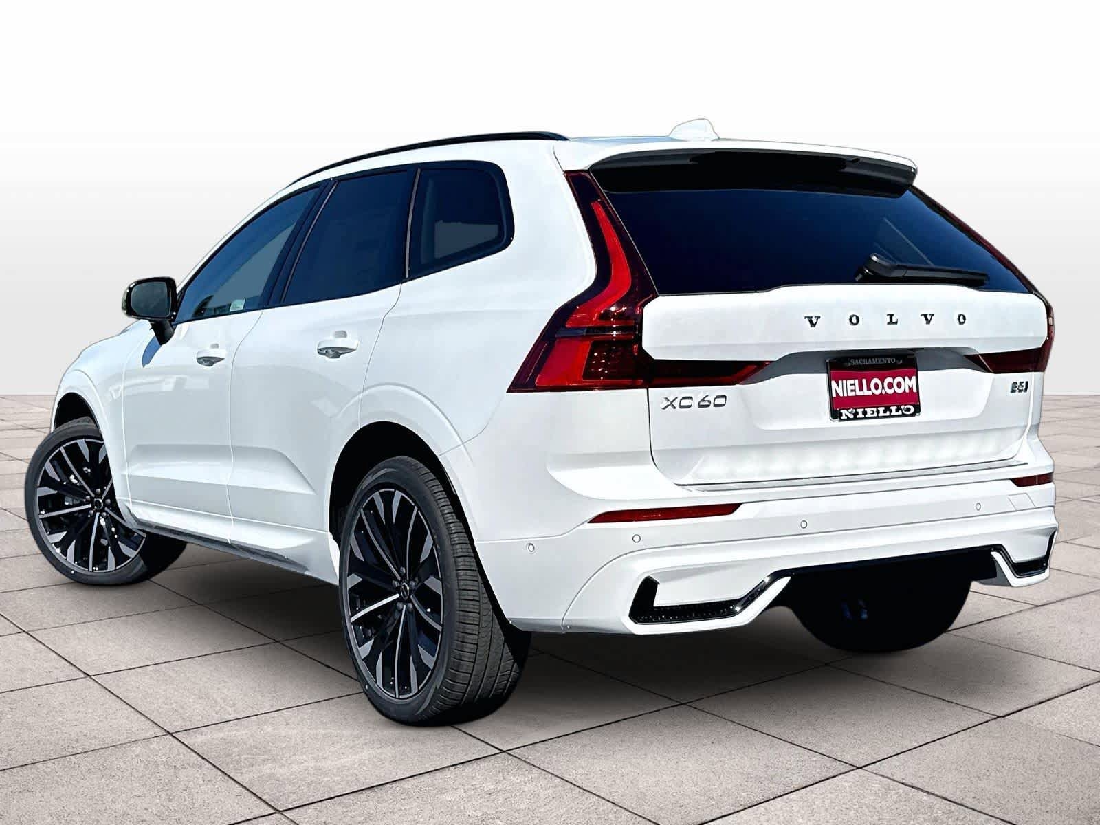 New 2026 Volvo XC60 B5 Ultra w/ Climate Package AWD/4WD image 3