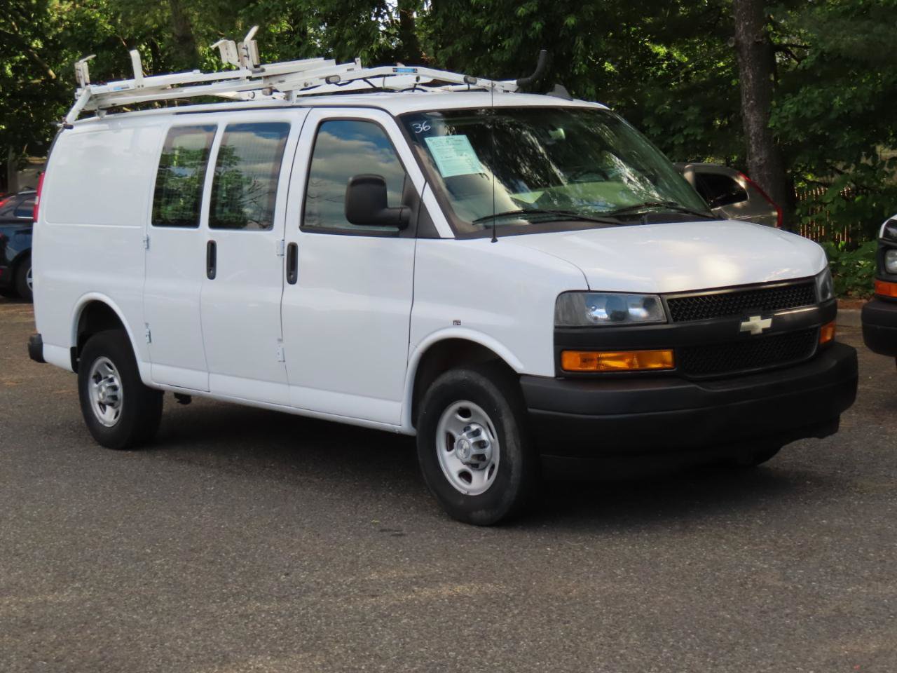 Used 2018 Chevrolet Express 2500 w/ Driver Convenience Package RWD image 8