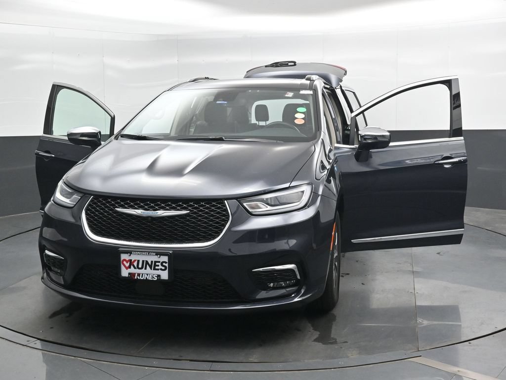 Used 2021 Chrysler Pacifica Limited w/ Premium & Safety Sphere Group FWD image 50