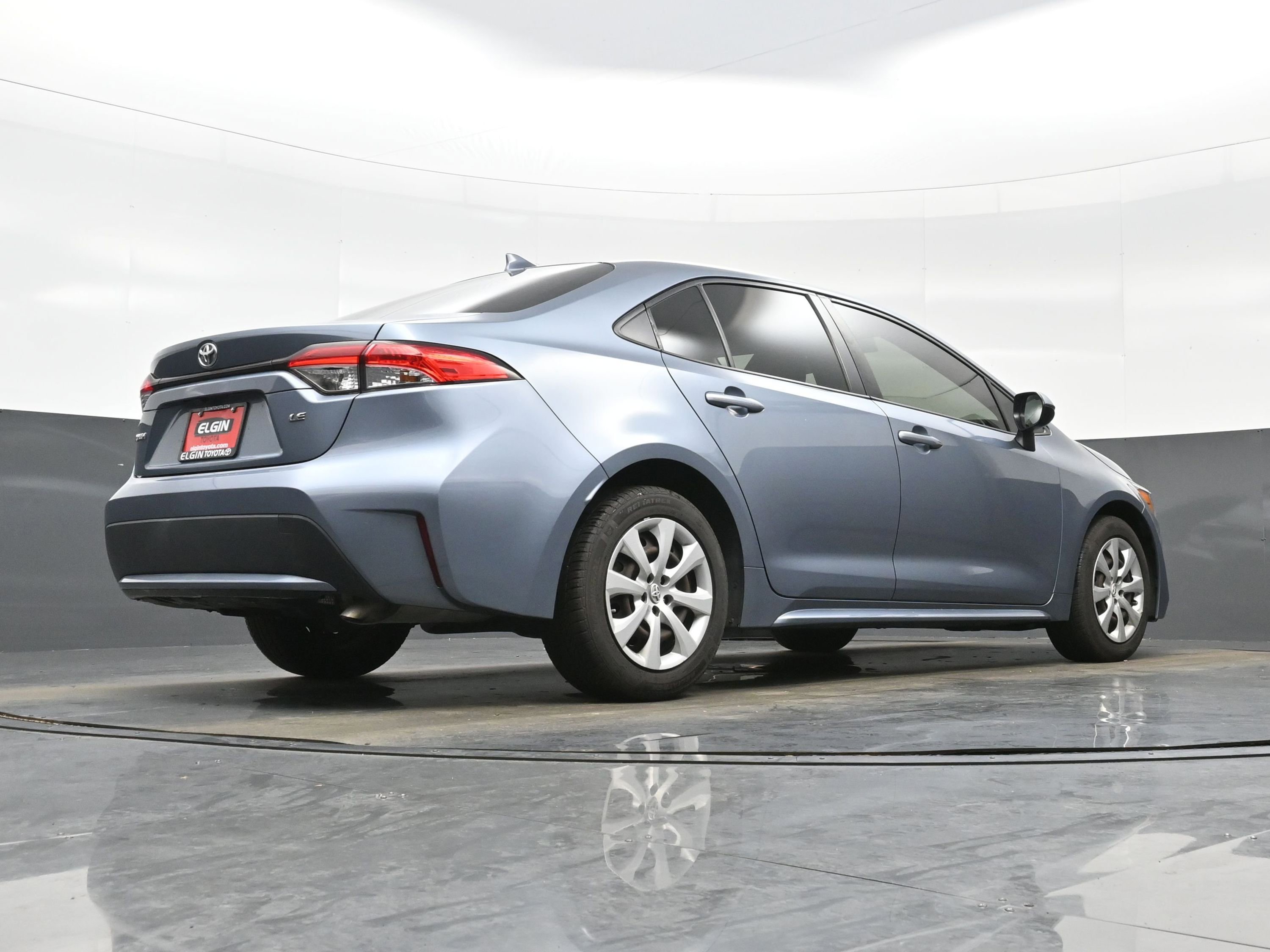 Used 2020 Toyota Corolla LE image 29