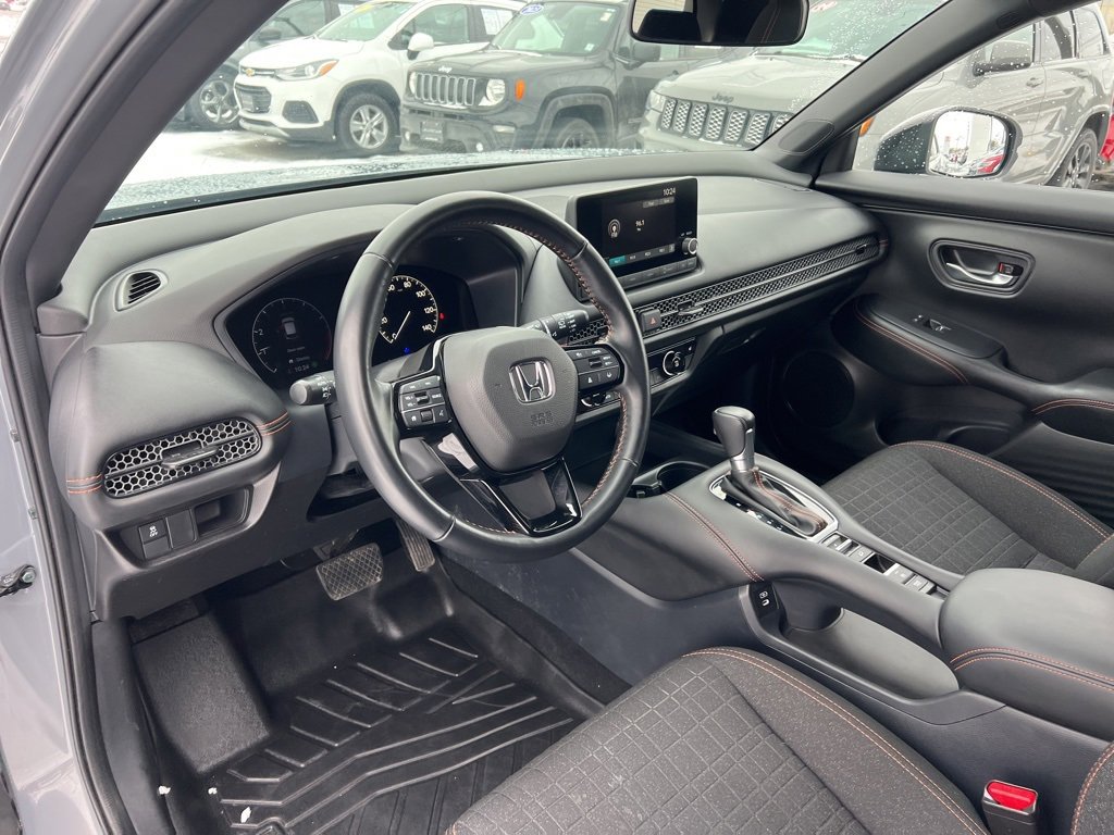 Used 2025 Honda HR-V Sport image 9