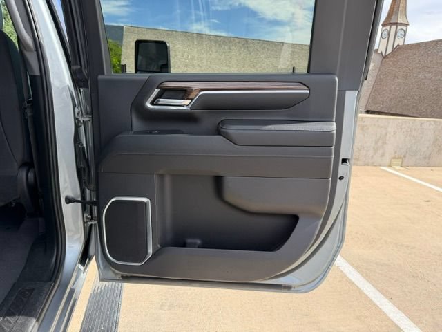 Used 2024 Chevrolet Silverado 2500 LT AWD/4WD image 18