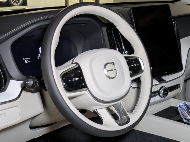New 2026 Volvo XC60 B5 Ultra w/ Protection Package Premier AWD/4WD image 17