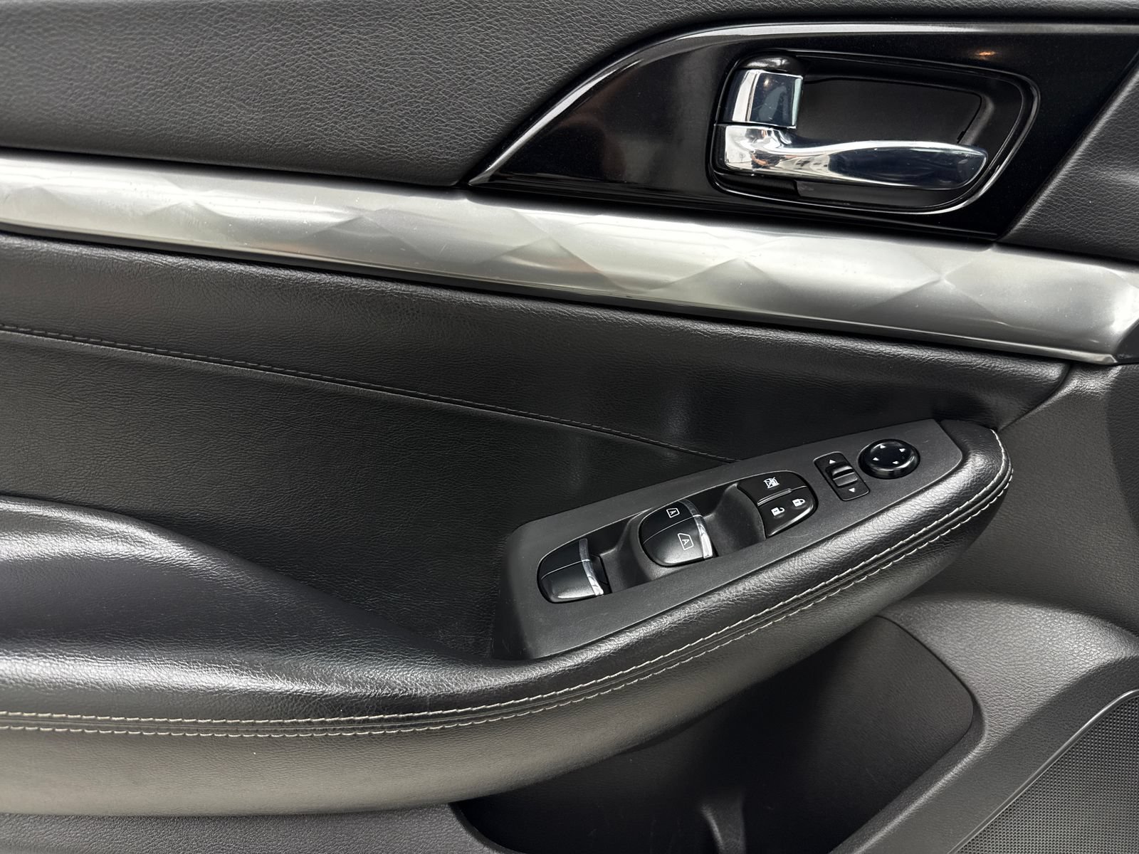 Used 2022 Nissan Maxima SV w/ Floor Mat Group FWD image 35