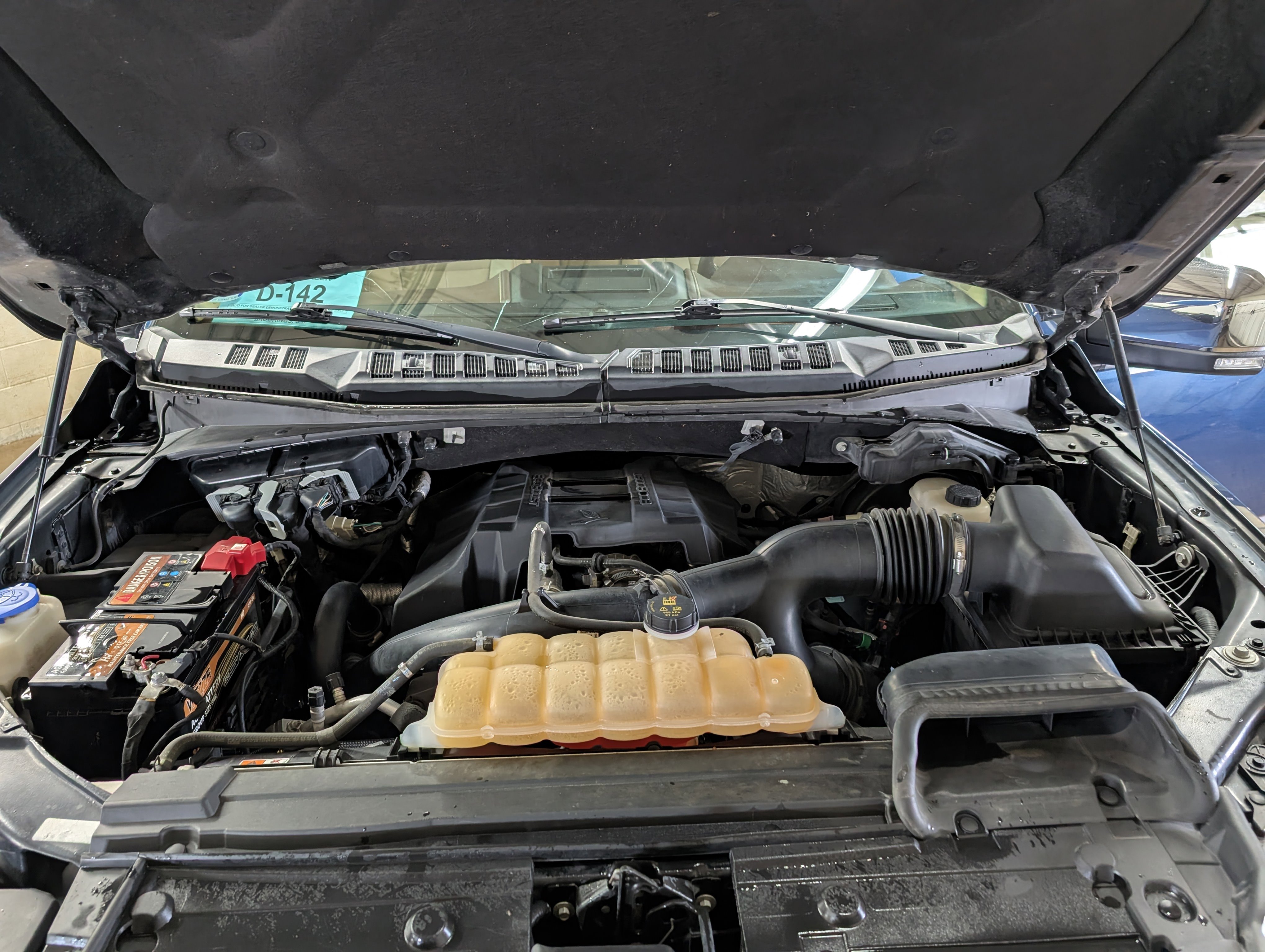 Used 2018 Ford F150 Lariat w/ Equipment Group 502A Luxury image 6