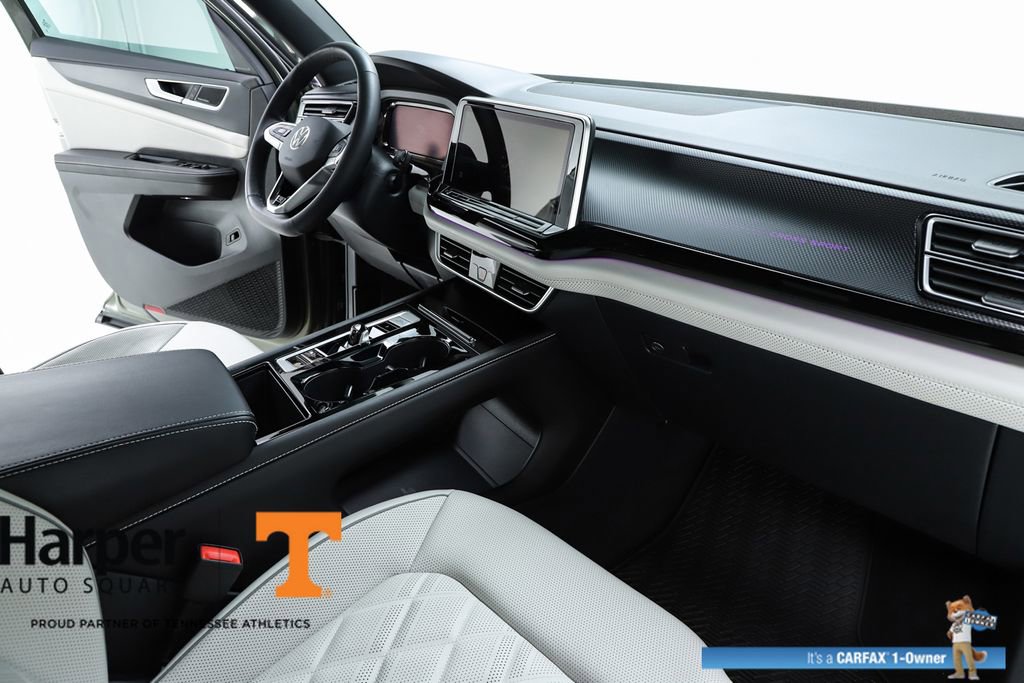 Used 2025 Volkswagen Atlas Cross Sport SEL Premium R-Line image 33