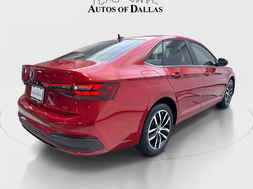 Used 2025 Volkswagen Jetta SE FWD image 6