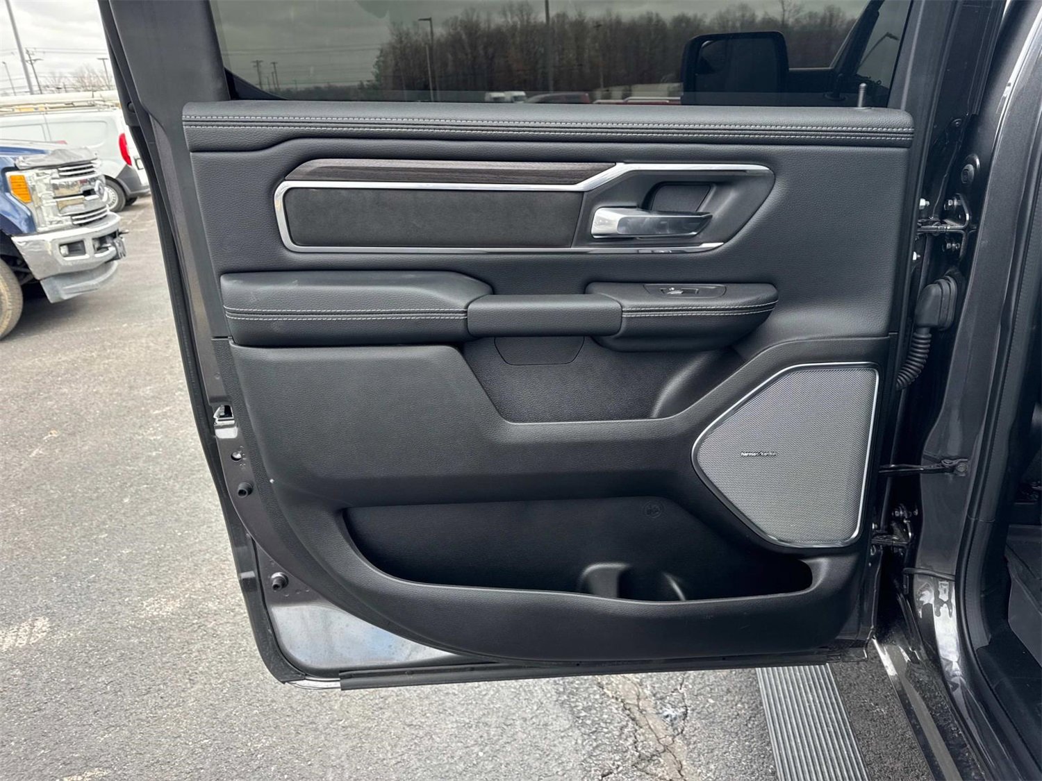 Used 2025 RAM 1500 Laramie w/ Night Edition image 14