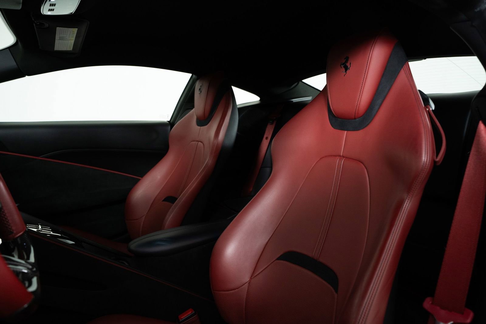Certified 2022 Ferrari Roma RWD image 35