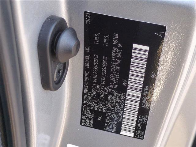 Used 2024 Toyota Sienna XLE w/ XLE Plus Package FWD image 28