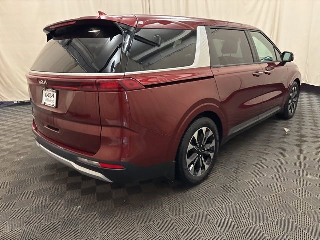 Used 2024 Kia Carnival EX image 5