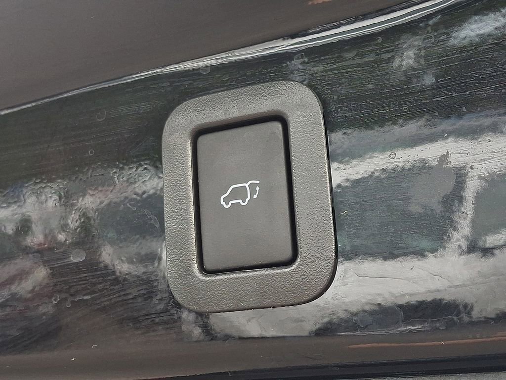 Used 2019 Toyota Highlander XLE AWD/4WD image 29