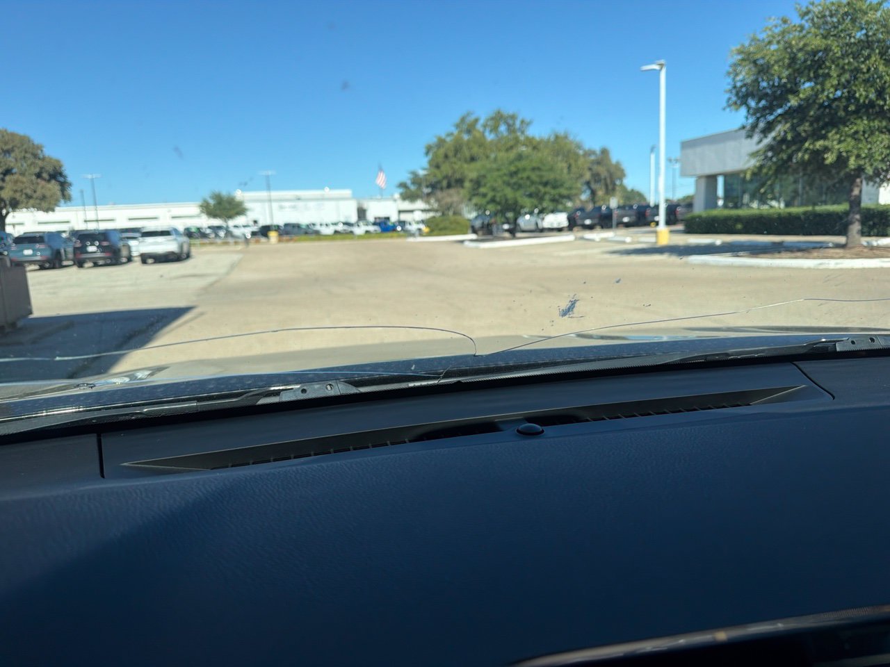 Used 2022 Toyota Camry SE w/ Convenience Package FWD image 9