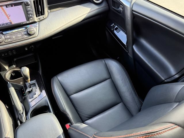 Used 2018 Toyota RAV4 SE w/ Power Extra Value Package FWD image 22