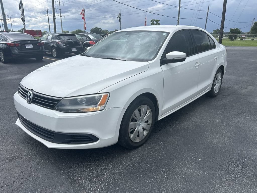 Used 2011 Volkswagen Jetta SE FWD image 1