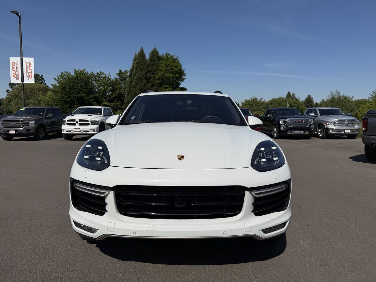 Used 2016 Porsche Cayenne Turbo AWD/4WD image 3