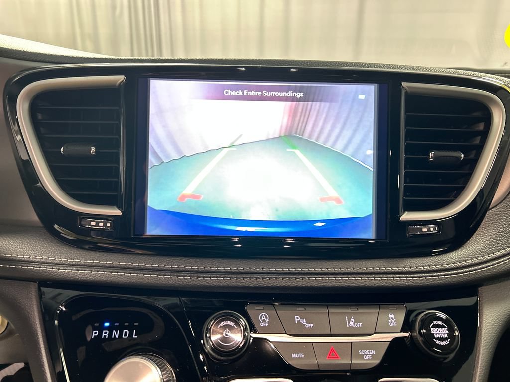 New 2027 Chrysler Pacifica Select w/ Family Tech Group FWD image 16