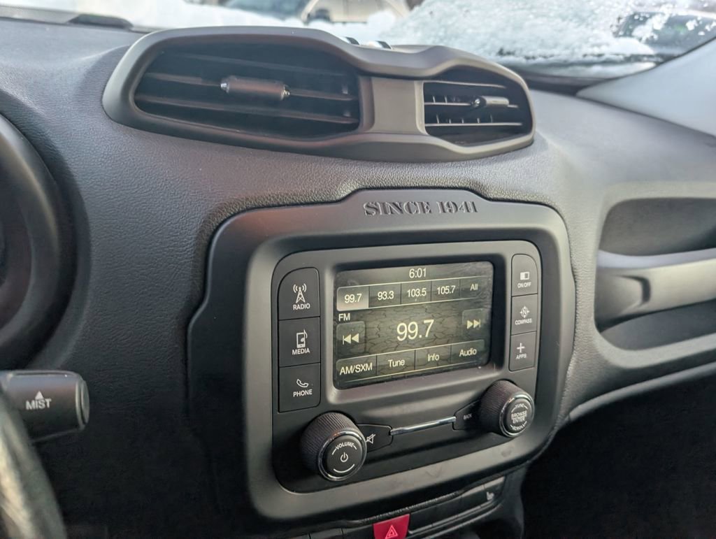 Used 2016 Jeep Renegade Latitude image 20