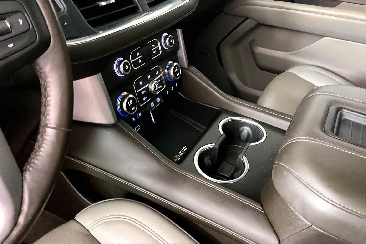 Used 2022 GMC Yukon SLT w/ SLT Premium Package AWD/4WD image 15