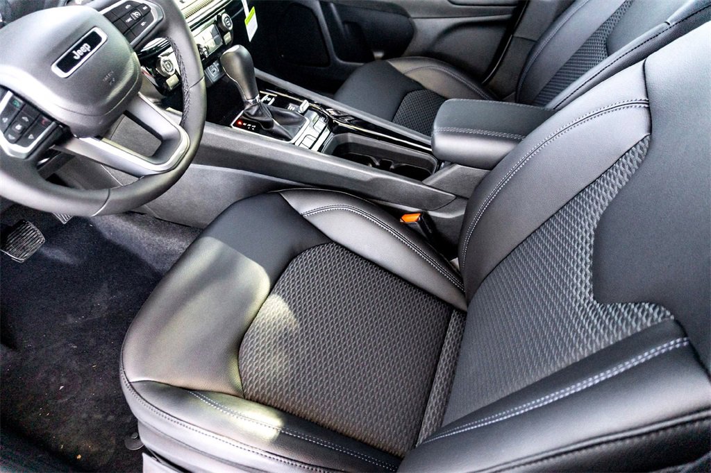 New 2026 Jeep Compass Latitude image 10