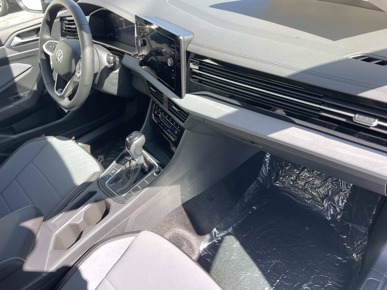 New 2027 Volkswagen Jetta SE FWD image 28