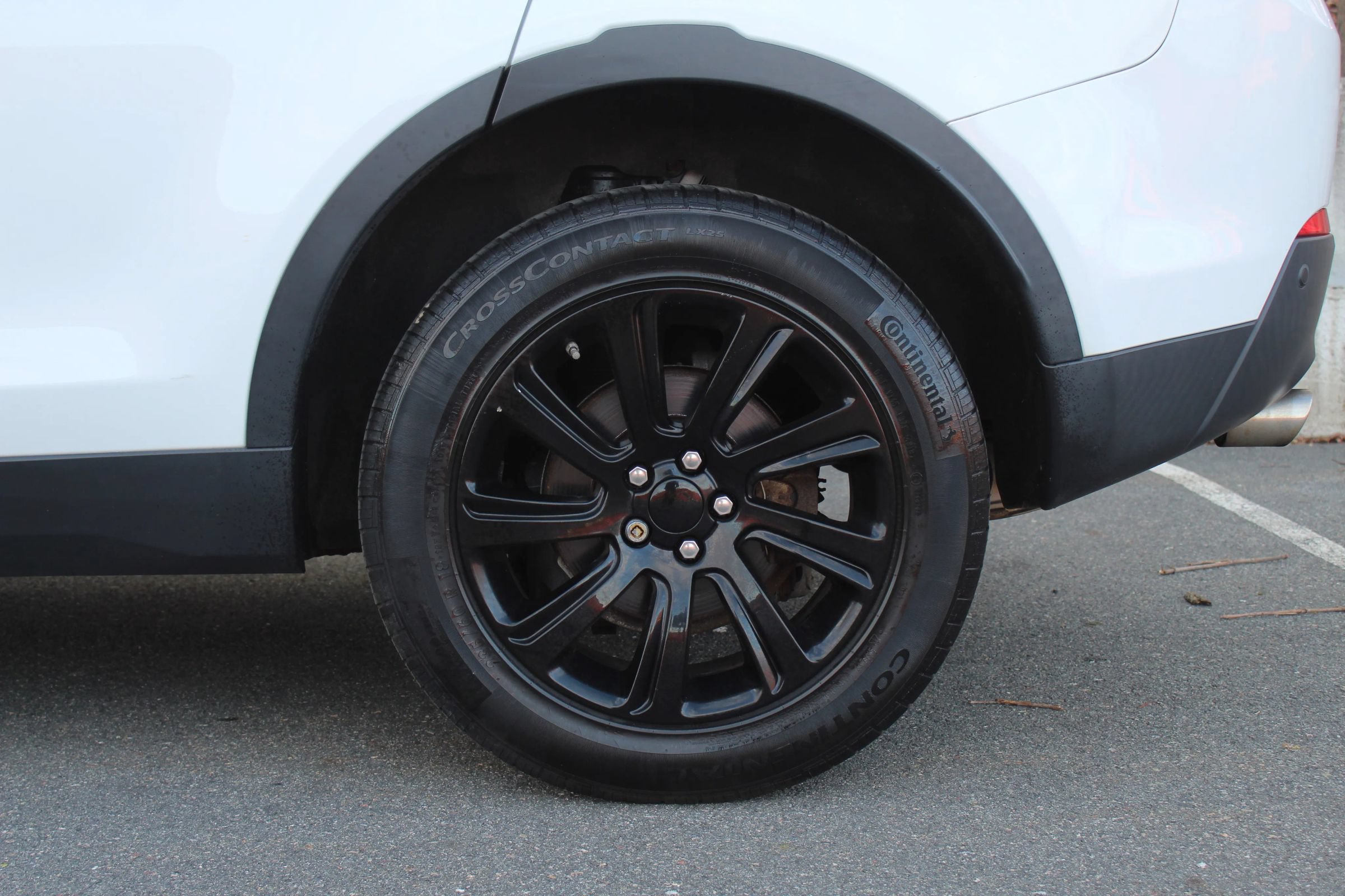 Used 2017 Land Rover Discovery Sport SE AWD/4WD image 30