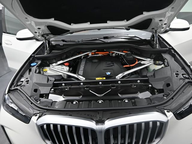 New 2026 BMW X5 xDrive50e image 18