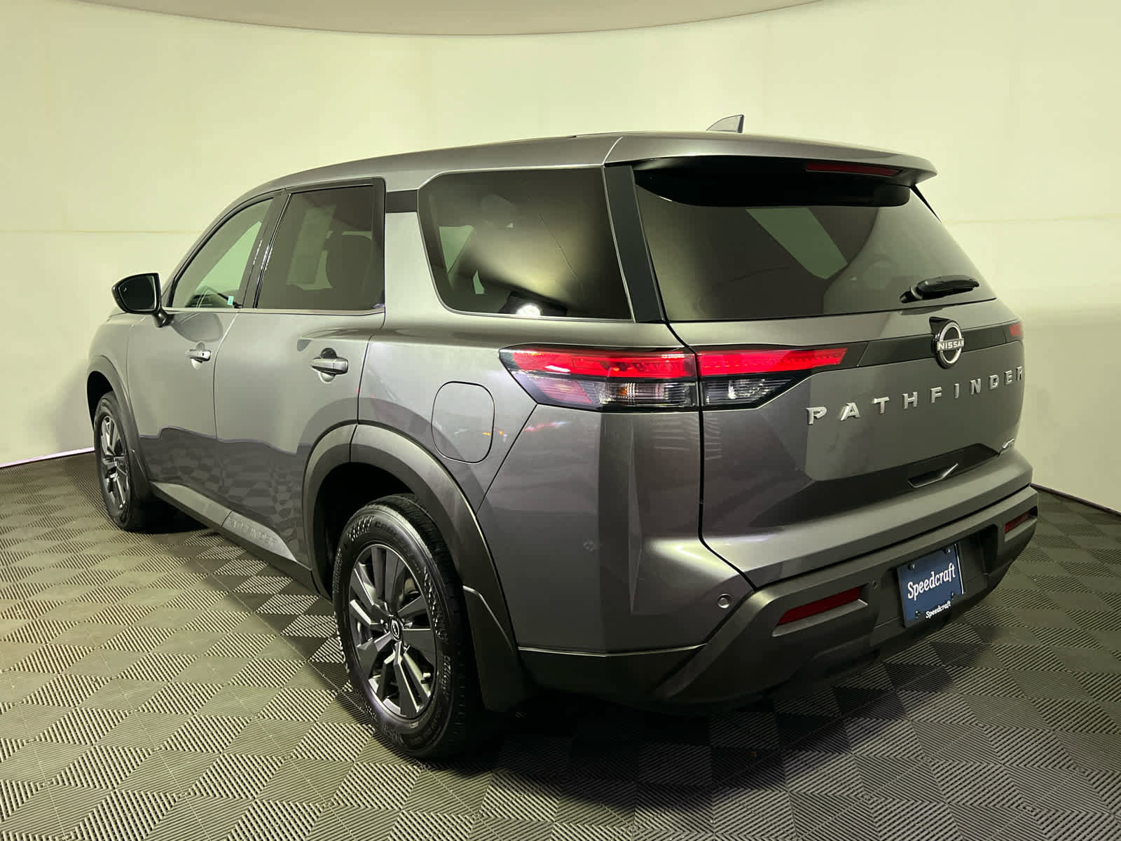 Used 2023 Nissan Pathfinder S image 5