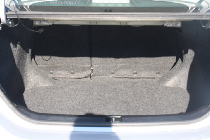 Used 2015 Toyota Corolla LE FWD image 11