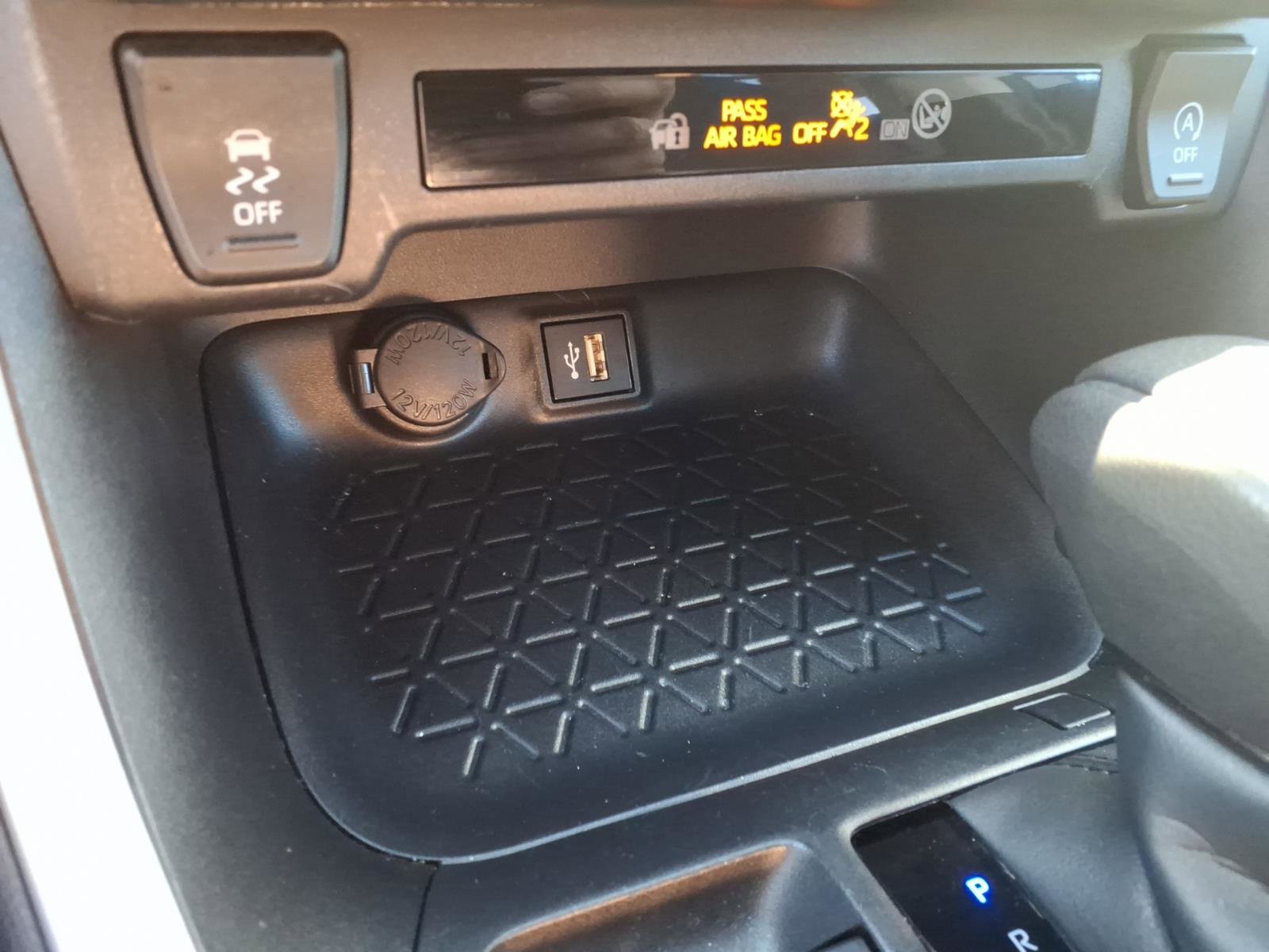 Used 2025 Toyota RAV4 LE image 25