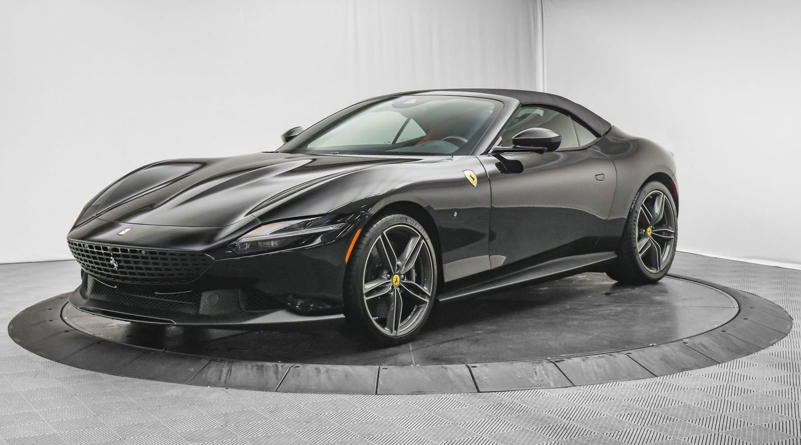 Certified 2025 Ferrari Roma Spider image 62