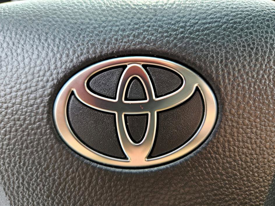 Used 2025 Toyota Camry LE image 28