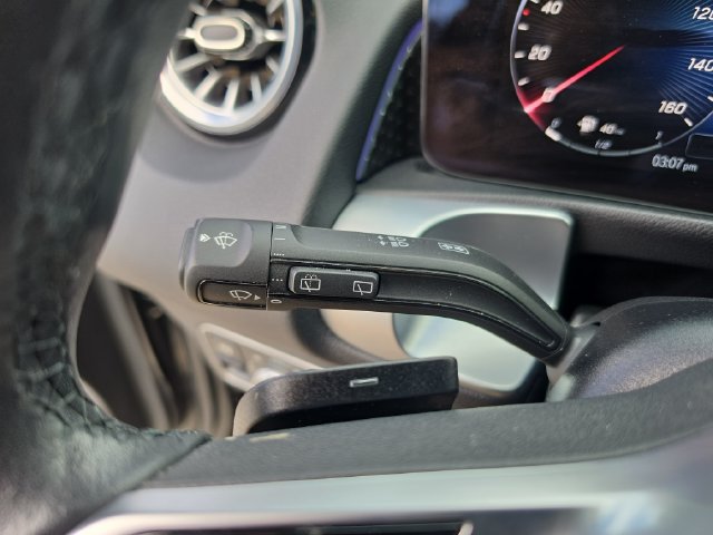 Used 2024 Mercedes-Benz GLB 250 image 23