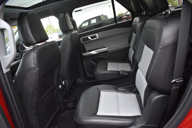 Used 2024 Ford Explorer XLT w/ Equipment Group 202A AWD/4WD image 20