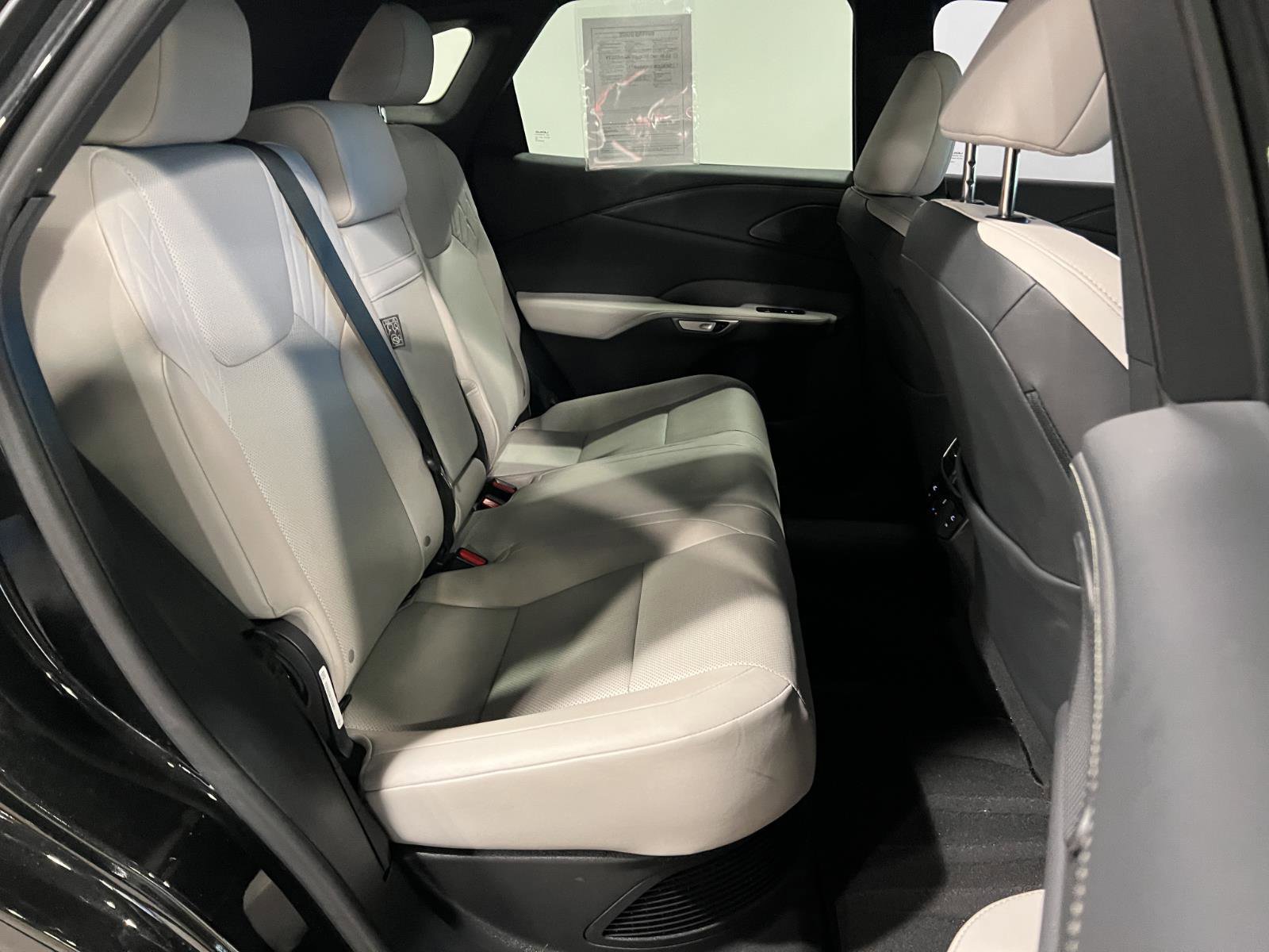 Used 2023 Lexus RX 350h image 36