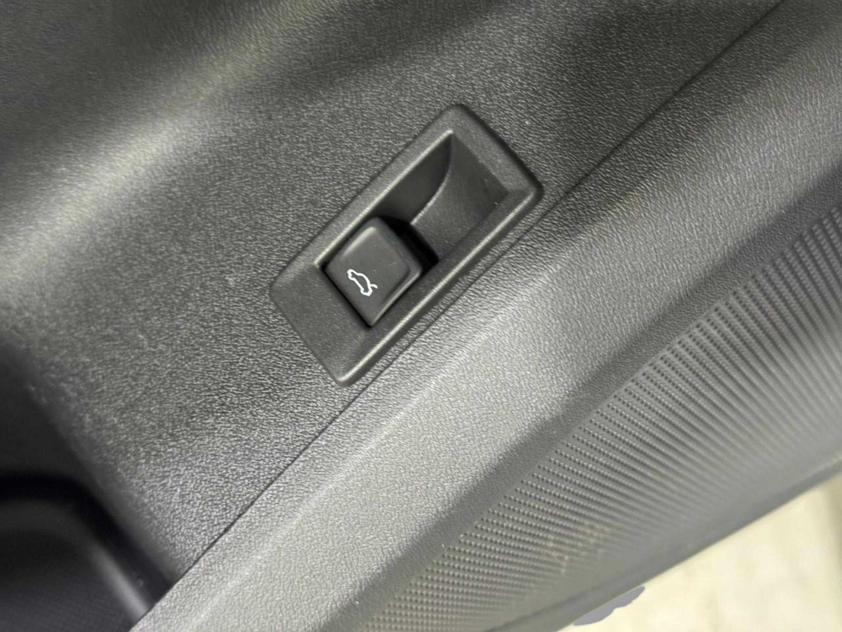 Certified 2025 Audi Q5 Premium w/ Convenience Package image 24