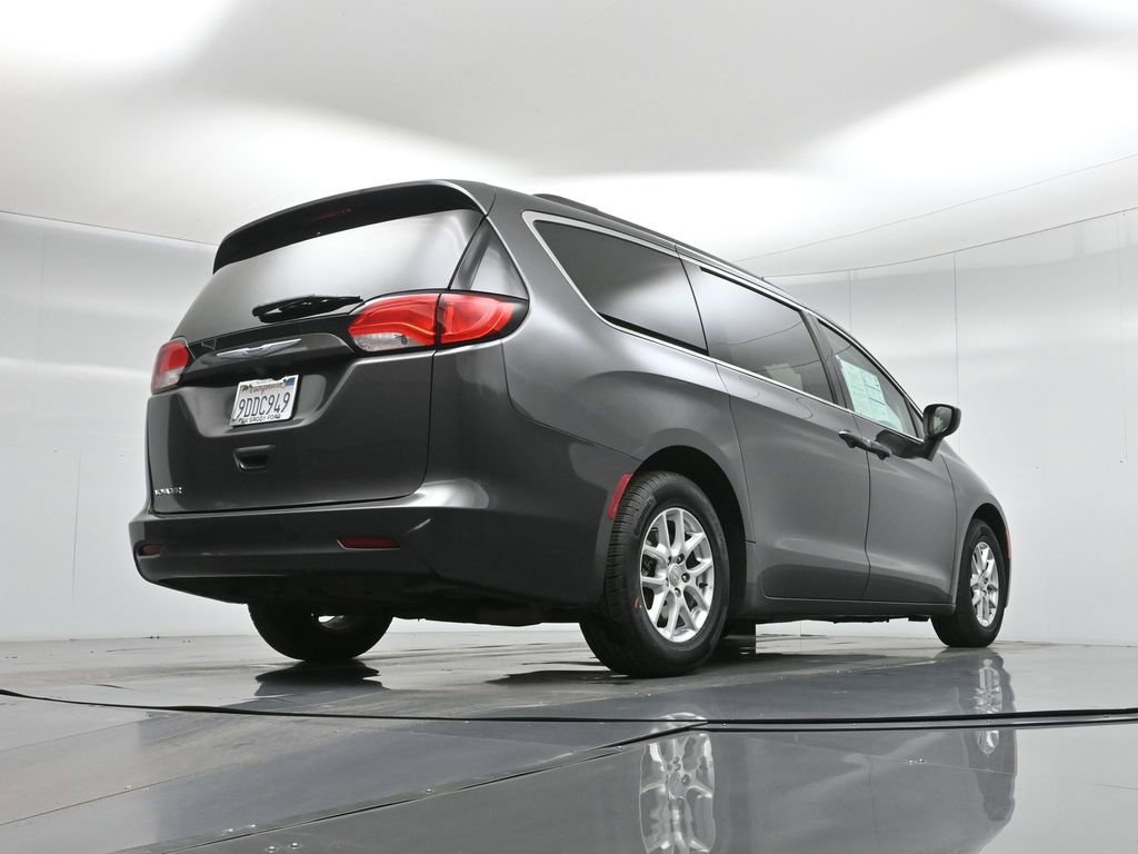 Used 2020 Chrysler Voyager Lxi image 52