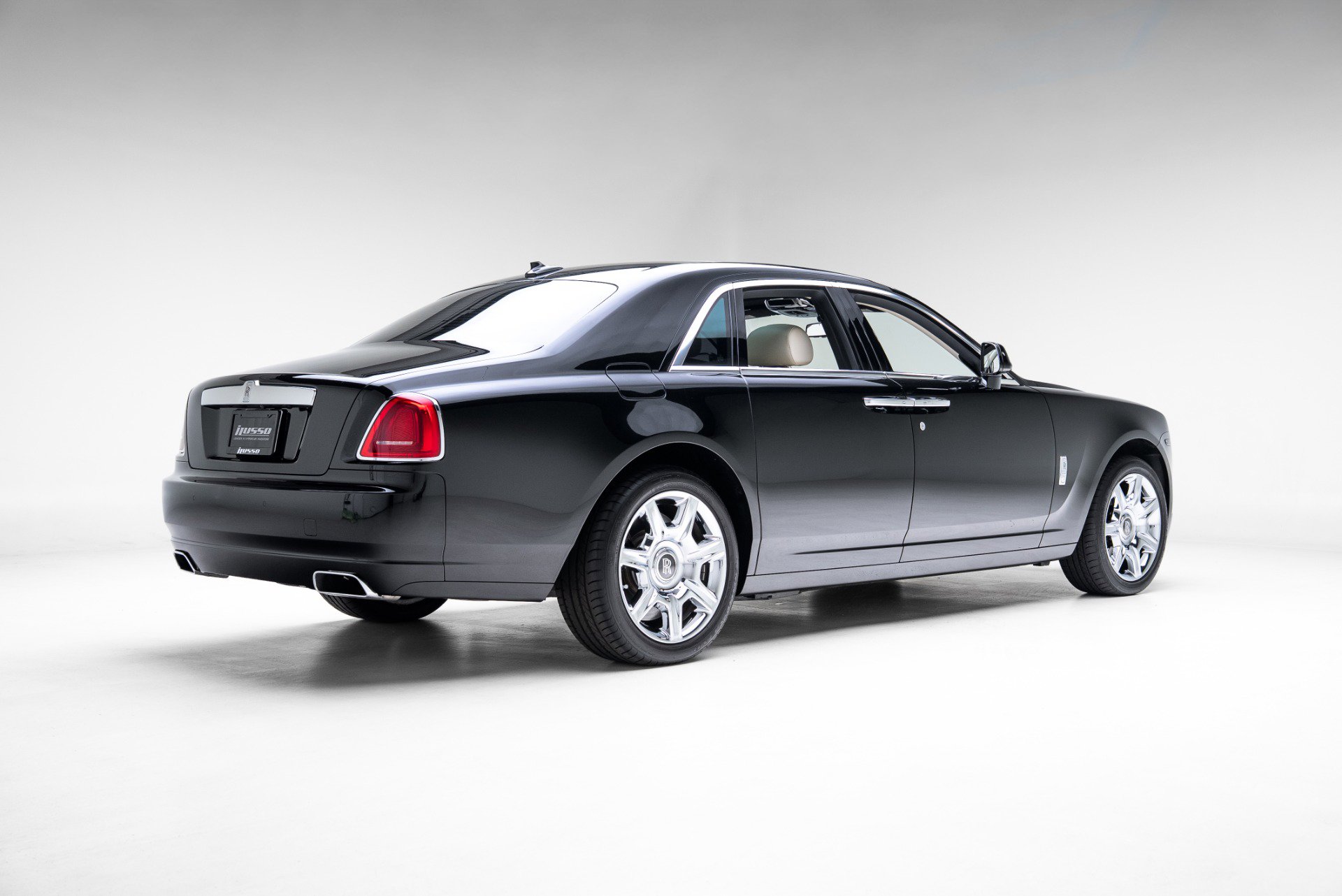 Used 2012 Rolls-Royce Ghost image 19