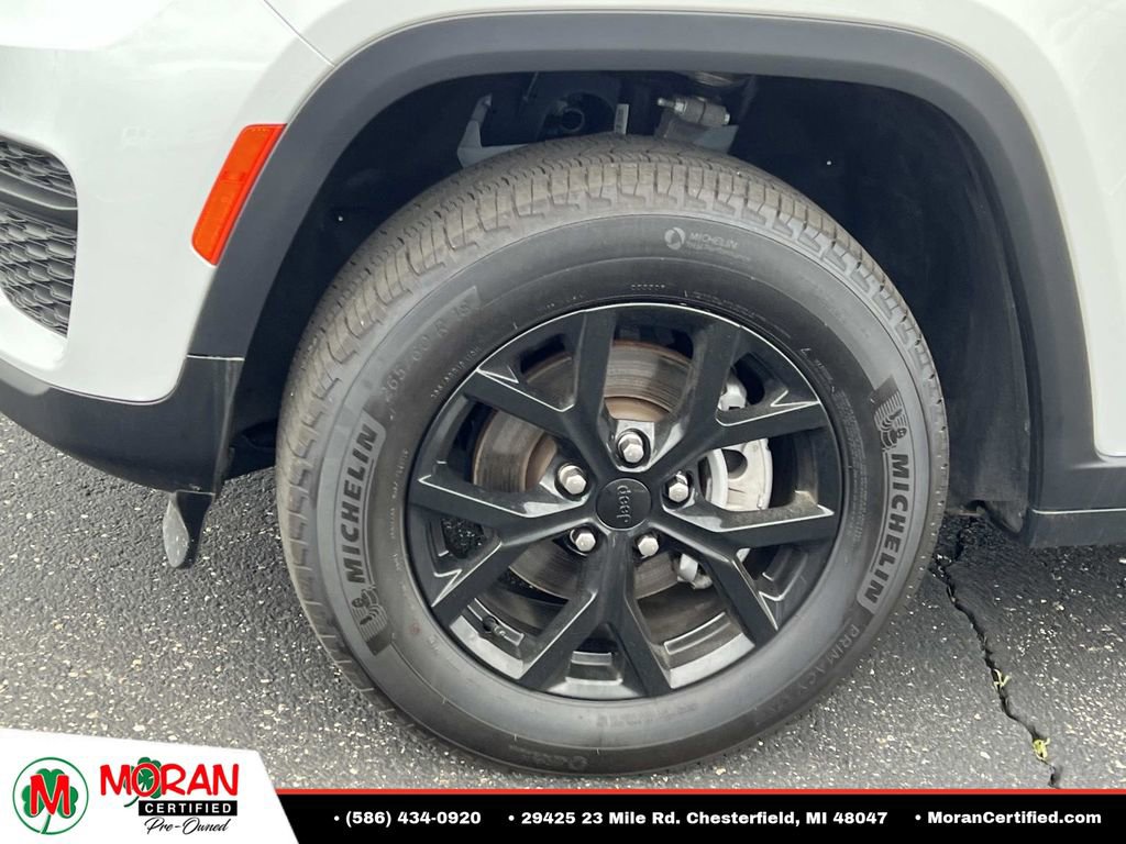 Used 2024 Jeep Grand Cherokee Altitude AWD/4WD image 9