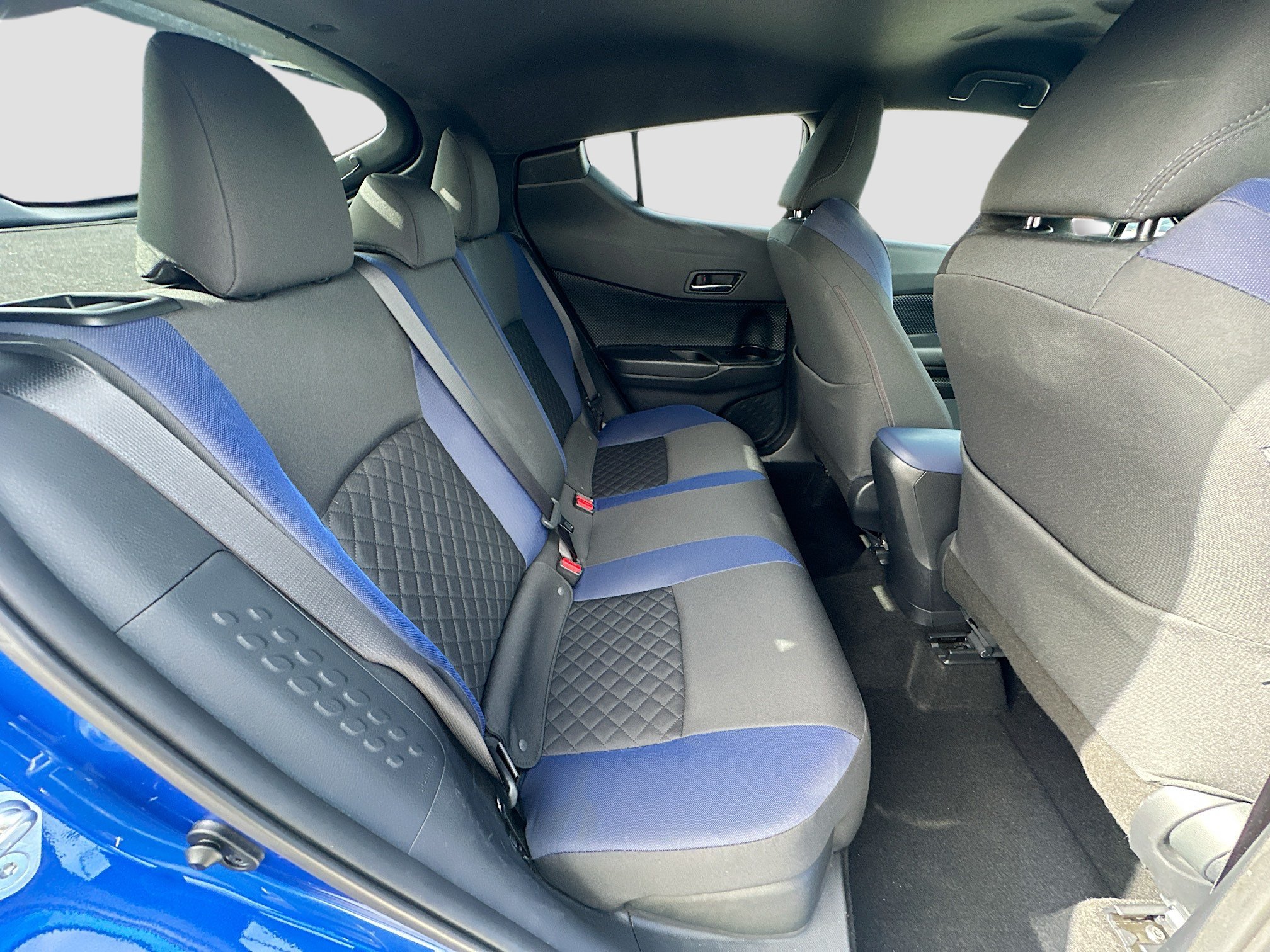 Used 2020 Toyota C-HR XLE FWD image 24