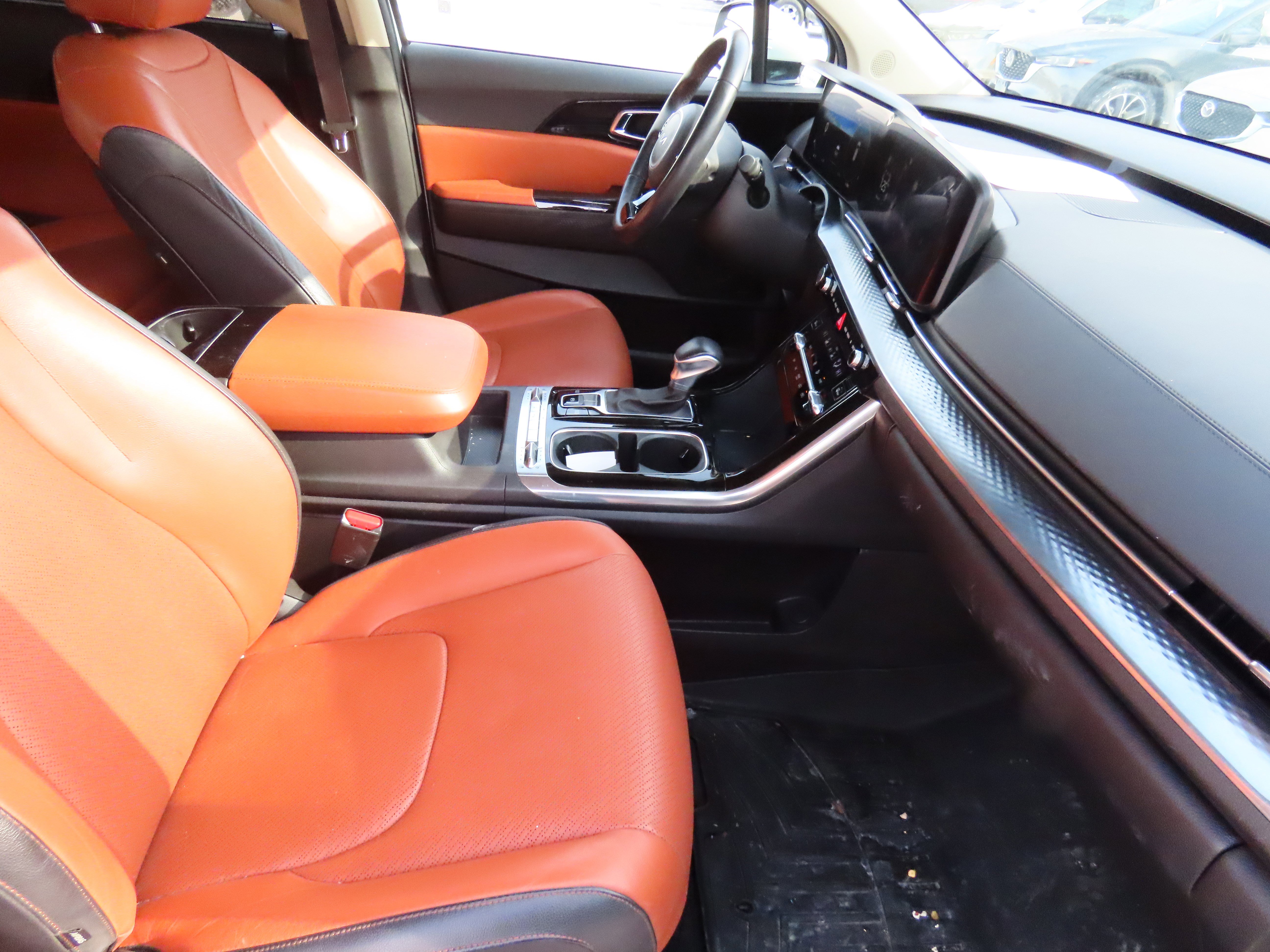 Used 2024 Kia Carnival SX Prestige image 11