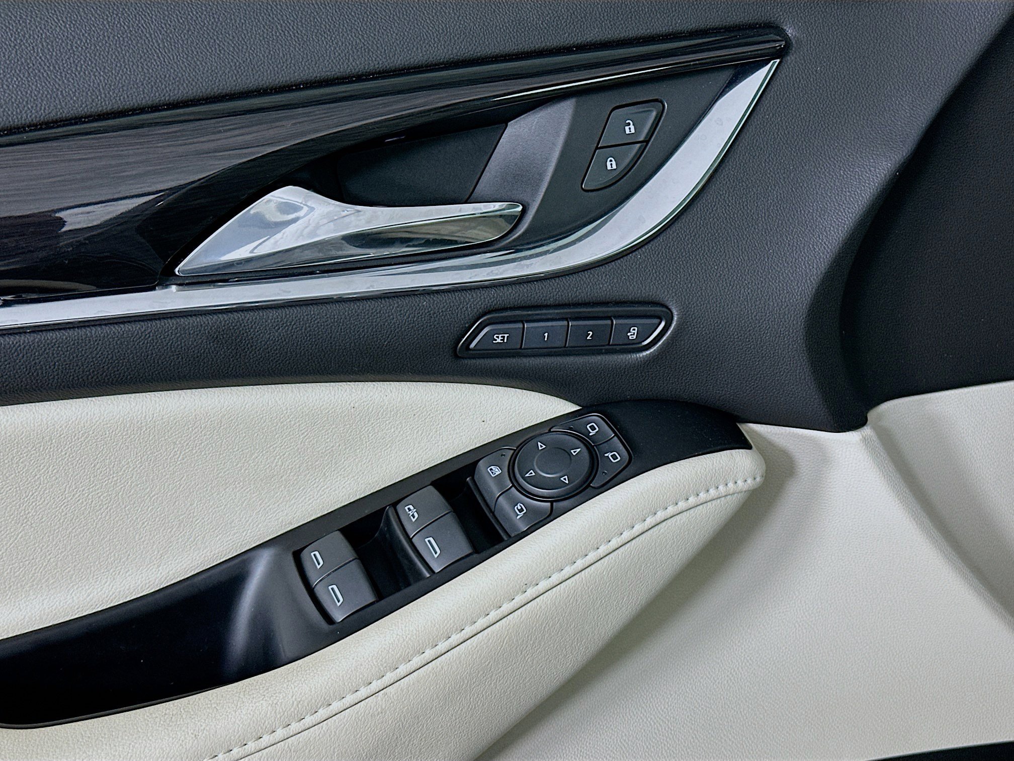 Used 2023 Buick Enclave Premium w/ Experience Buick Package image 15