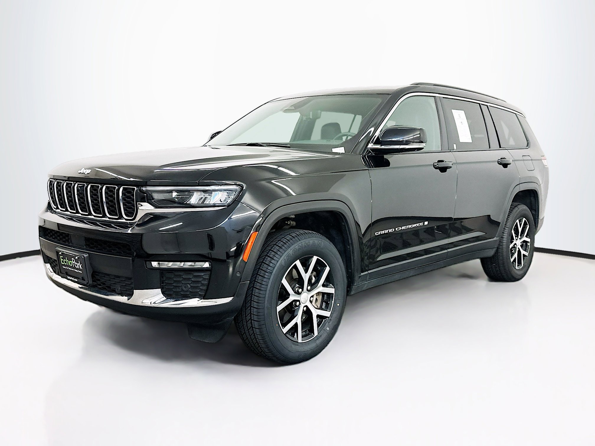 Used 2024 Jeep Grand Cherokee L Limited w/ Luxury Tech Group II AWD/4WD image 3