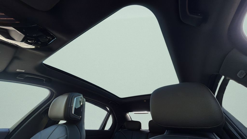 New 2026 BMW 760i xDrive image 28