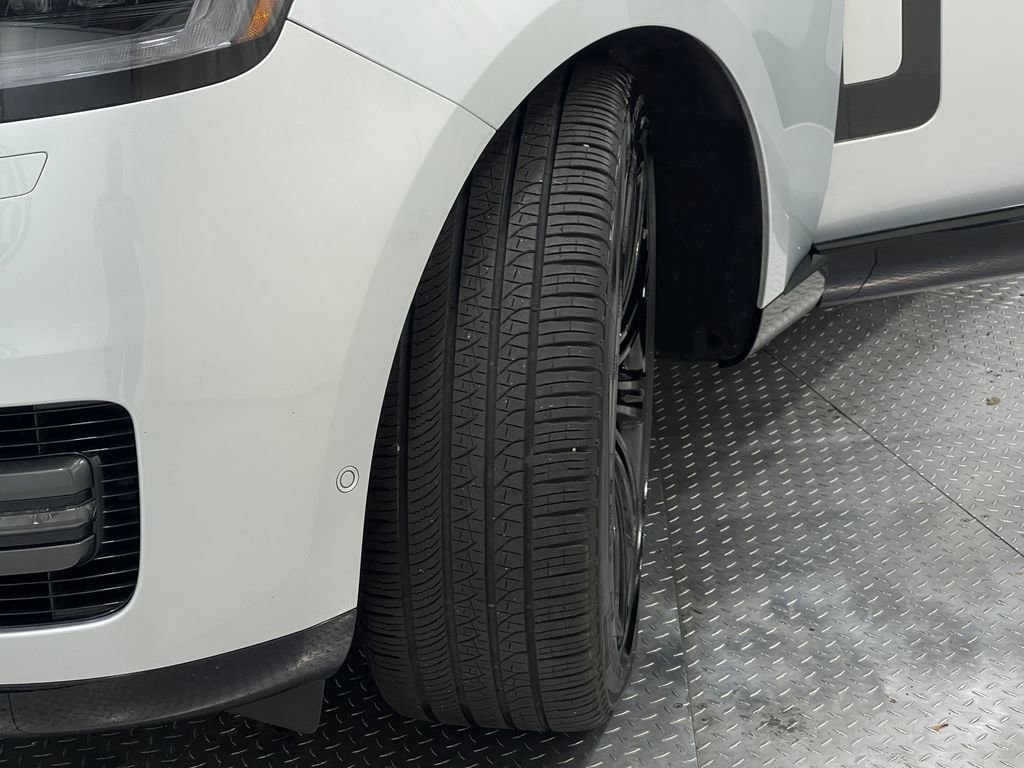 Used 2024 Land Rover Range Rover SE image 35