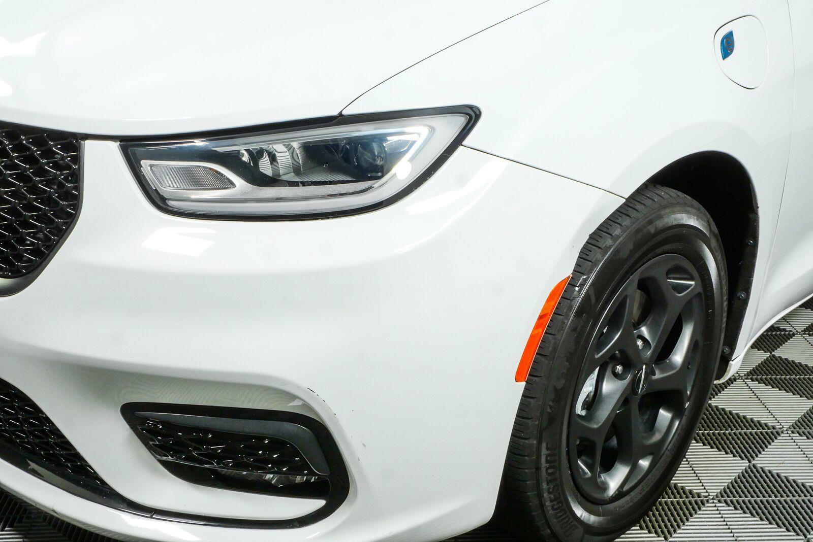 Used 2022 Chrysler Pacifica Touring-L w/ S Appearance Package FWD image 37
